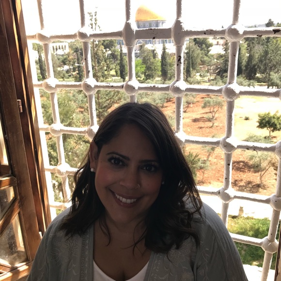 Hey Ya’ll! I’m Kim! Happy Poshing! - Picture 5 of 8